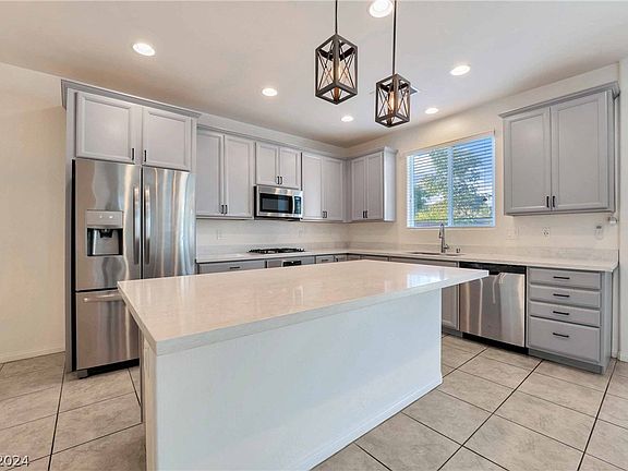 2nd image of 9461 Isla Lee Ave