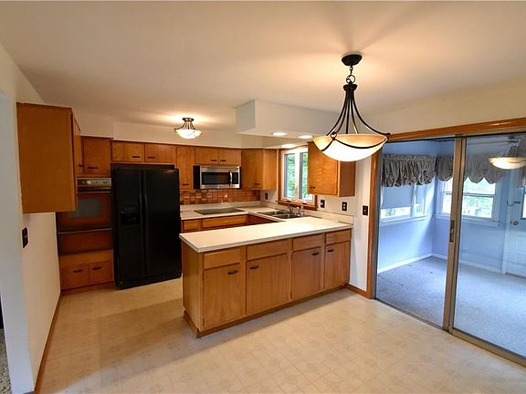 5th image of 204 Colony Park Dr