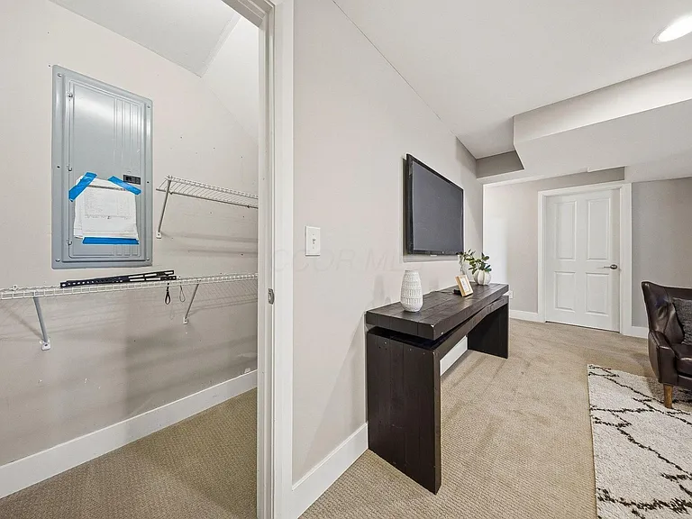 567 Lathrop St — Photo 38