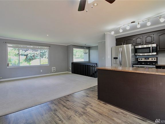 4th image of 926 N Jennifer Ln