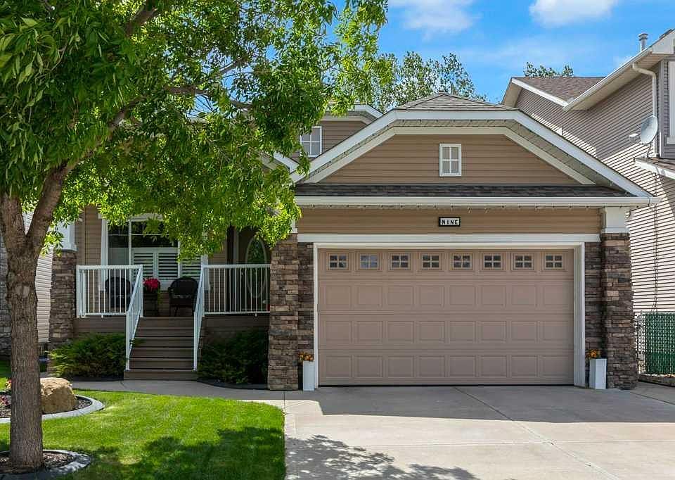 1st image of 9 Tanner Close SE