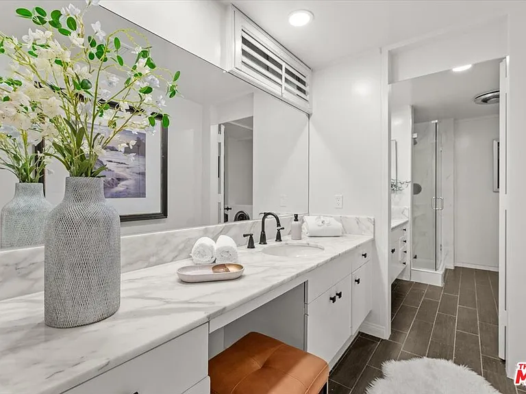 1333 S Beverly Glen Blvd #405 — Photo 11