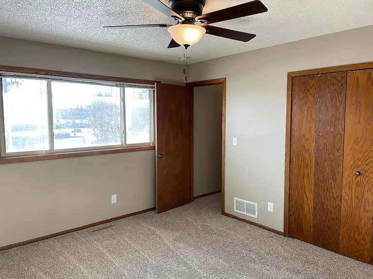 Upper-level 2nd bedroom