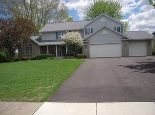 1552 Oakforest Dr, Rockford, IL 61107