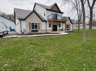 1151 Old Porter Rd, Porter, IN 46304