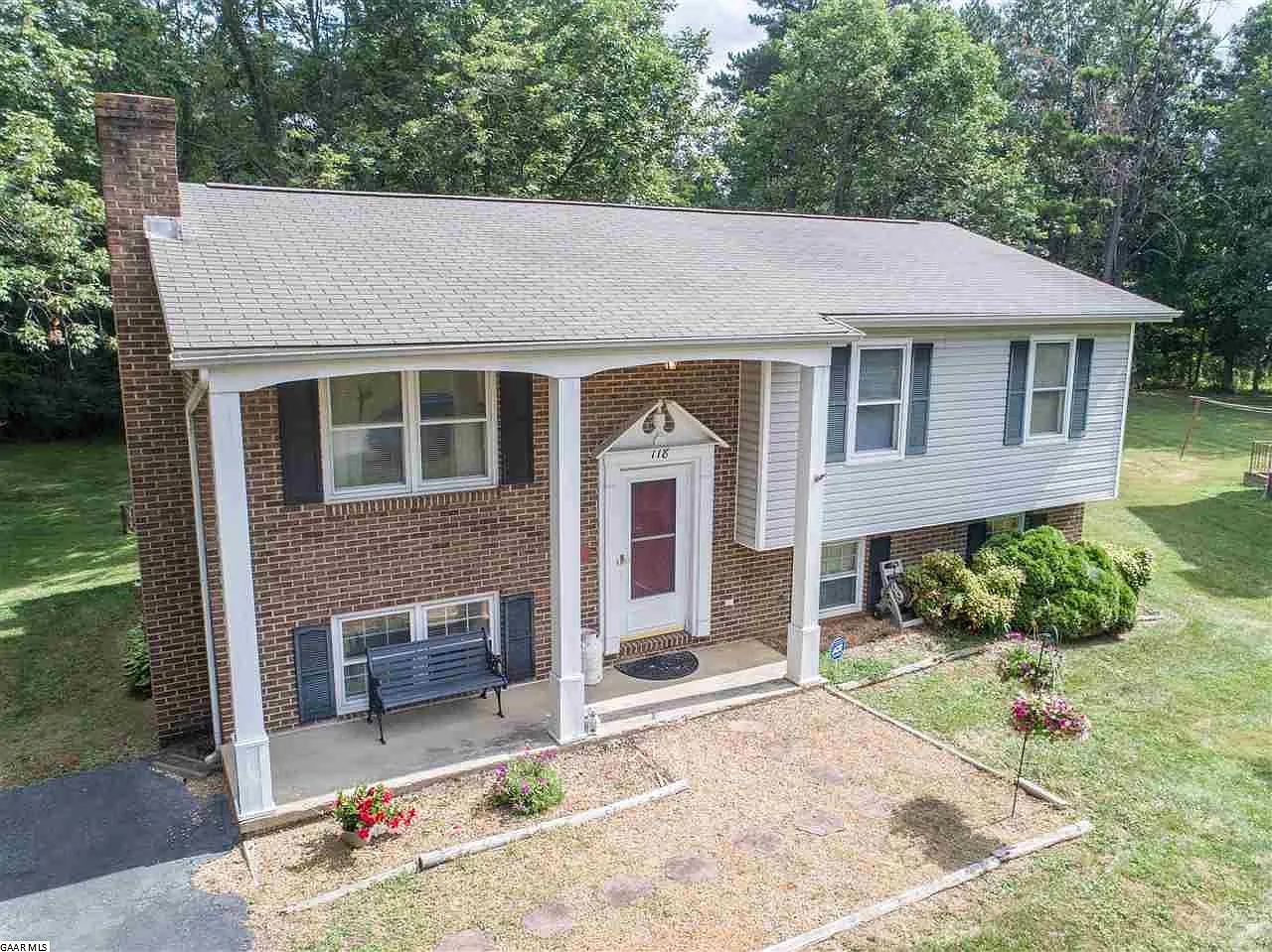 118 Briarwood Cir photo 1