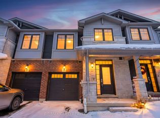 10 Birmingham Dr #38, Cambridge, ON N1R 0C6