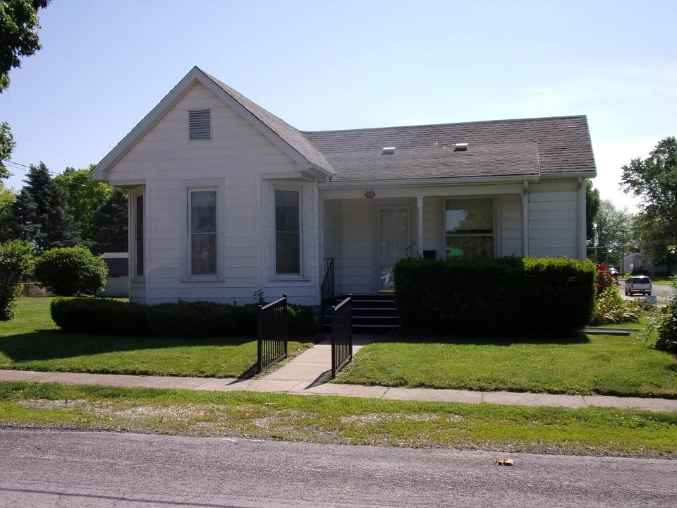 1st image of 132 S Jacksonville St
