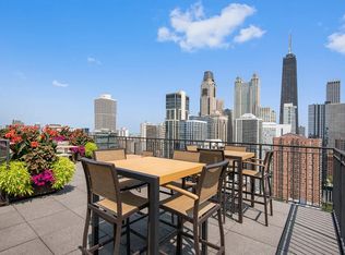 33 W Delaware Pl, Chicago, IL 60610