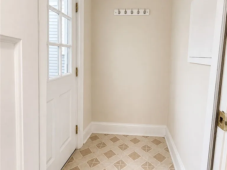 1176 Monroe Ave — Photo 25