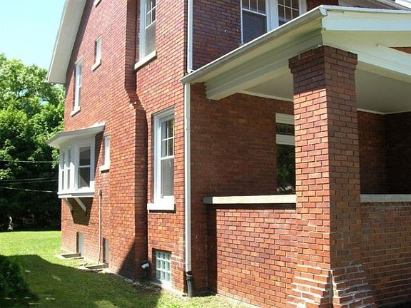 4th image of 1304 Franklin St SE