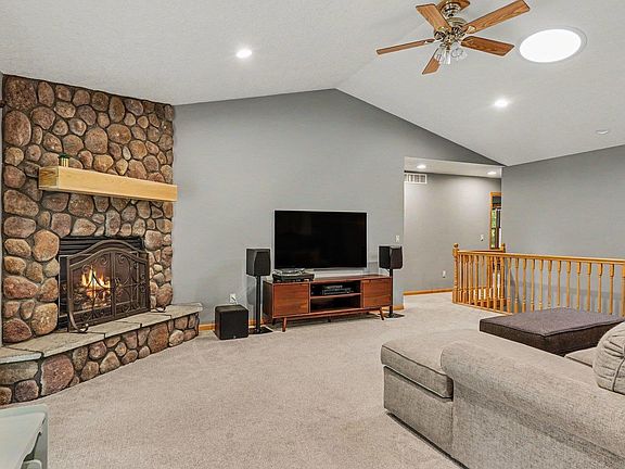 4th image of 2107 W Kelly Dr