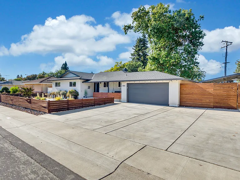 6806 S Land Park Dr — Photo 37