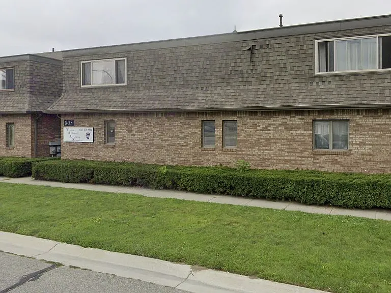 805 Superior St — Photo 1