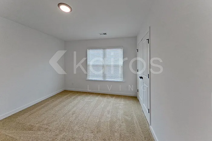142 Hughes Dr — Photo 10