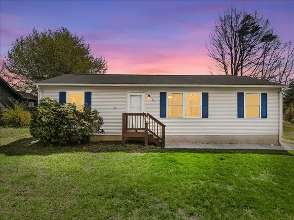 106 P T Travis Ave, Radford, VA 24141