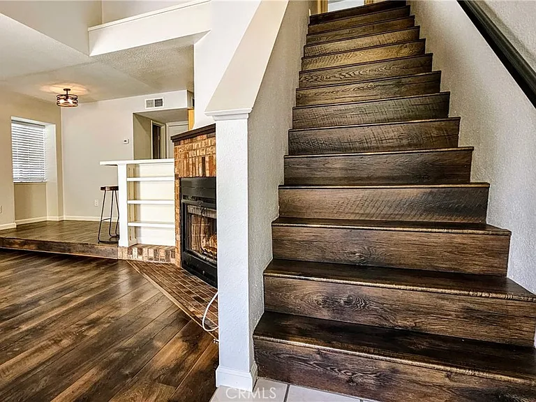 976 W Arrow Hwy — Photo 11