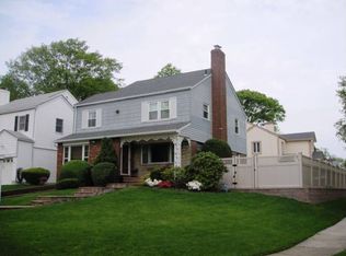 21835 85th Ave, Queens Village, NY 11427