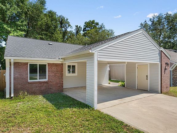 2nd image of 208 Cottonwood Ct