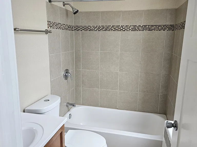 110 S Fond Du Lac Ave #5 — Photo 10