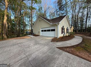 35 Lindsey Ln, Sharpsburg, GA 30277