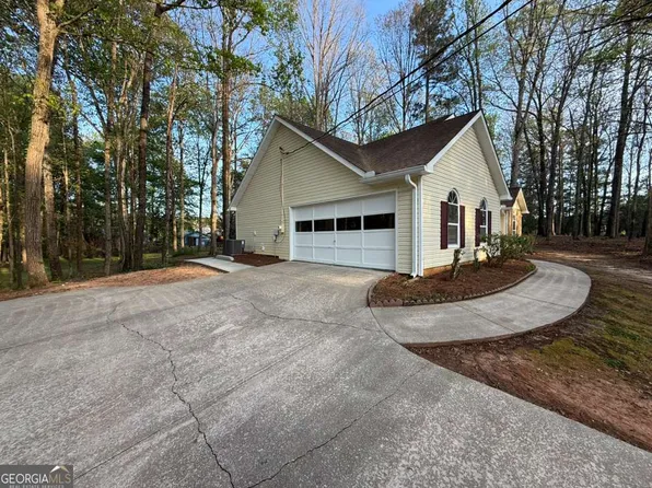 35 Lindsey Ln, Sharpsburg, GA 30277