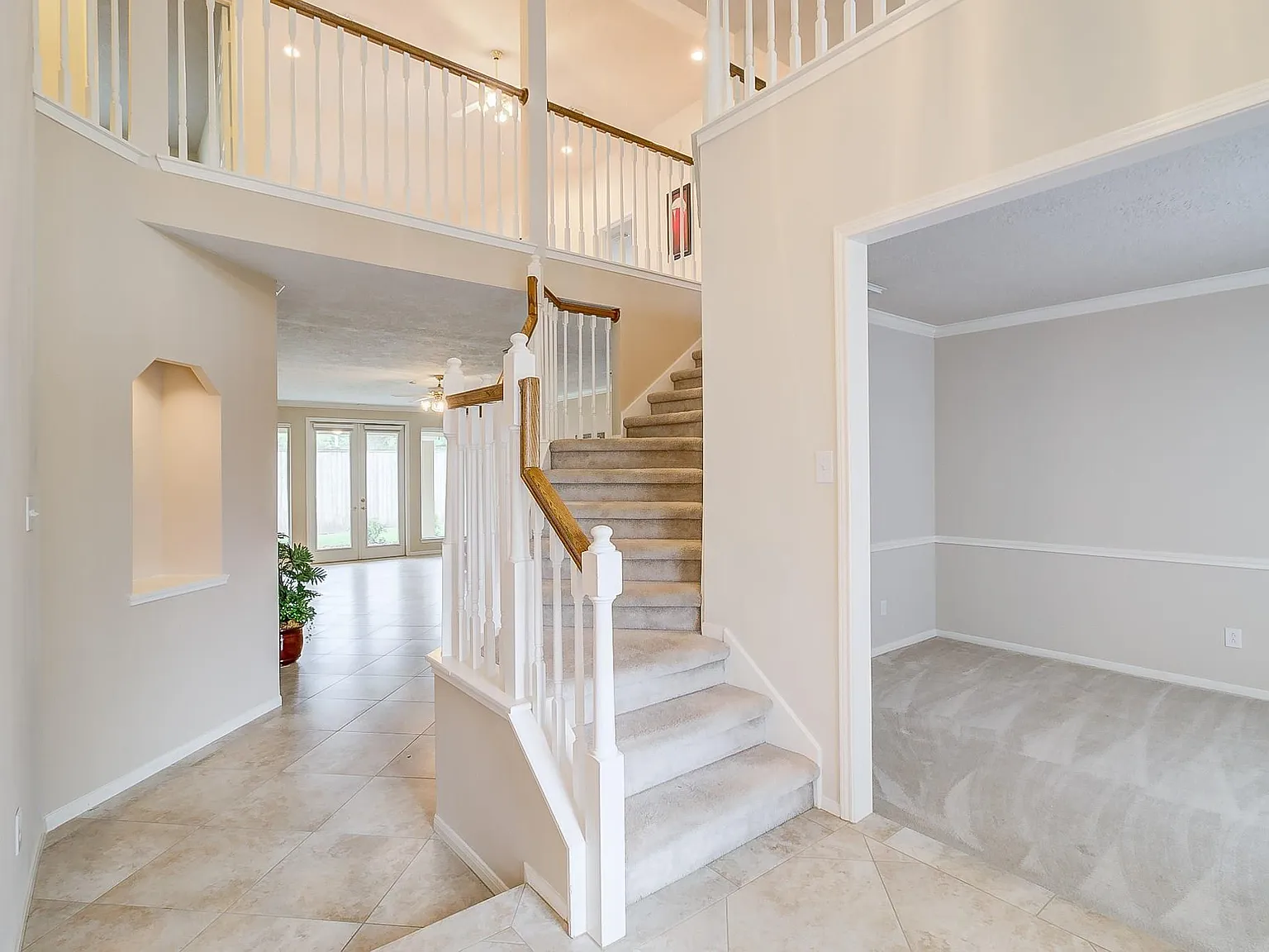 5 bed, 3.5 bath, 3550 sqft, $2,950 — Photo 4
