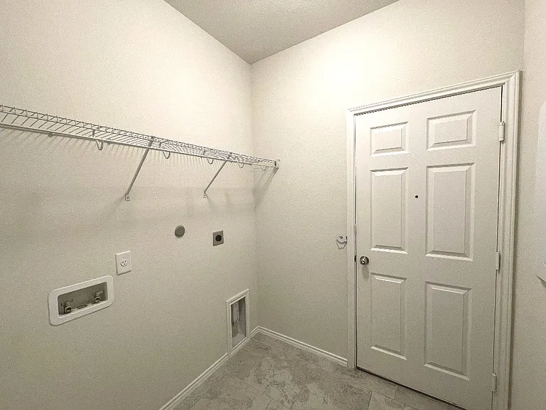 208 Texas Thistle — Photo 23