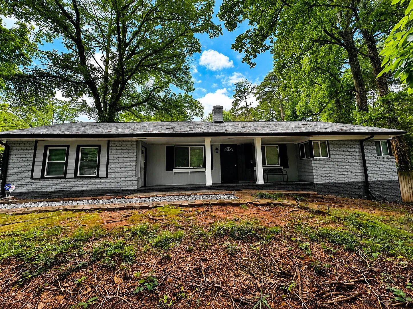 3 bed, 2070 sqft, $2,300 — Photo 1