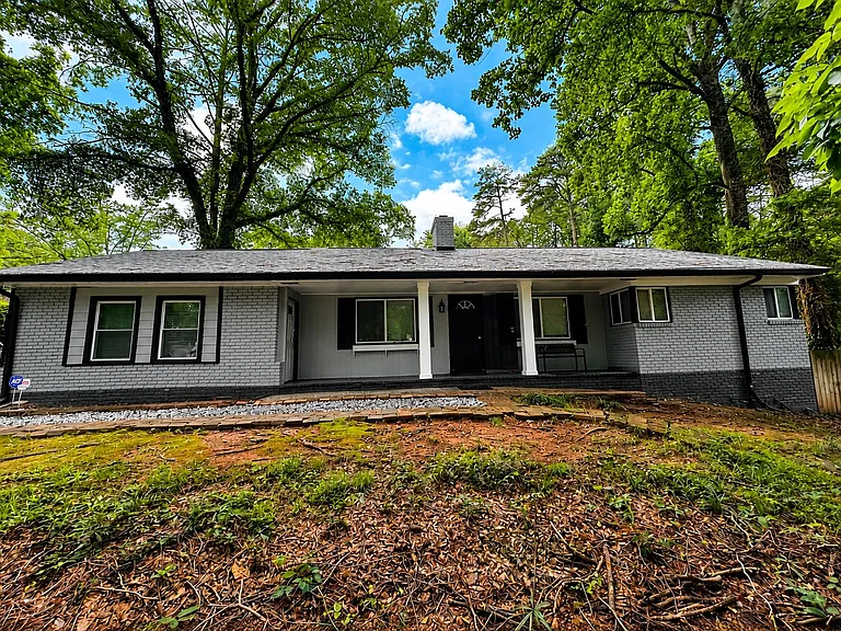 1433 Centra Villa Dr SW — Photo 1