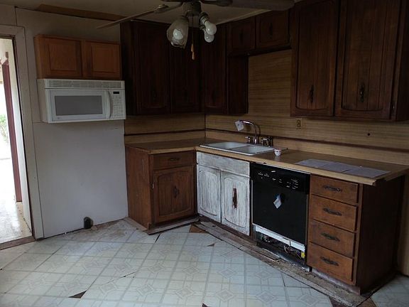 4th image of 5404 Carver Dr