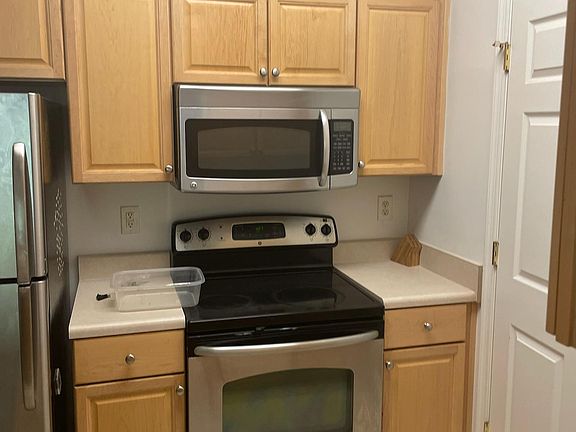 4th image of 706 River Rock Way Suite 102