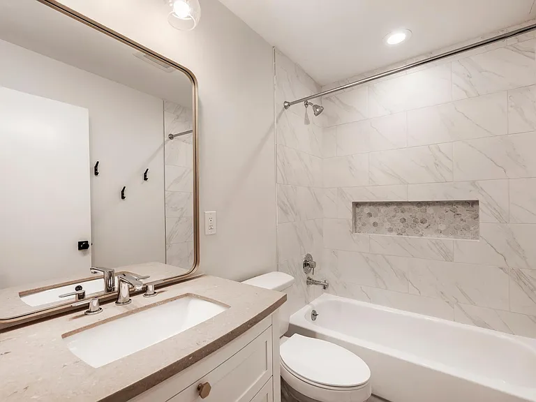 2545 S Filmore St E — Photo 15
