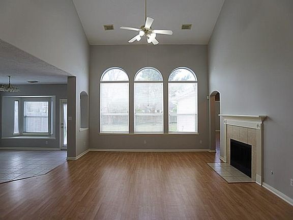 4th image of 11304 Windy Creek Dr