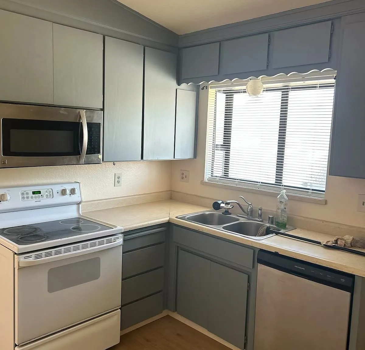 2 bed, 1000 sqft, $1,800 — Photo 1