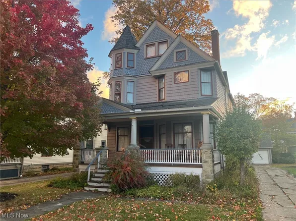 1481 Grace Ave, Lakewood, OH 44107