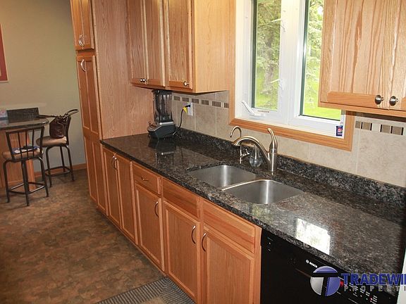 4th image of 1530 Weston Ln N