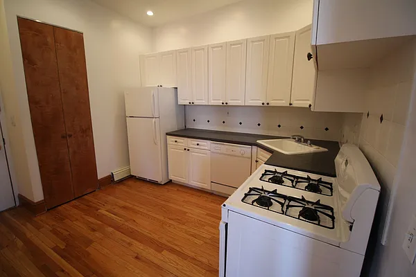 Rented by Slope Realty Co | media 26