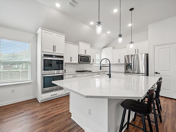 2nd image of 2601 Creswick Dr
