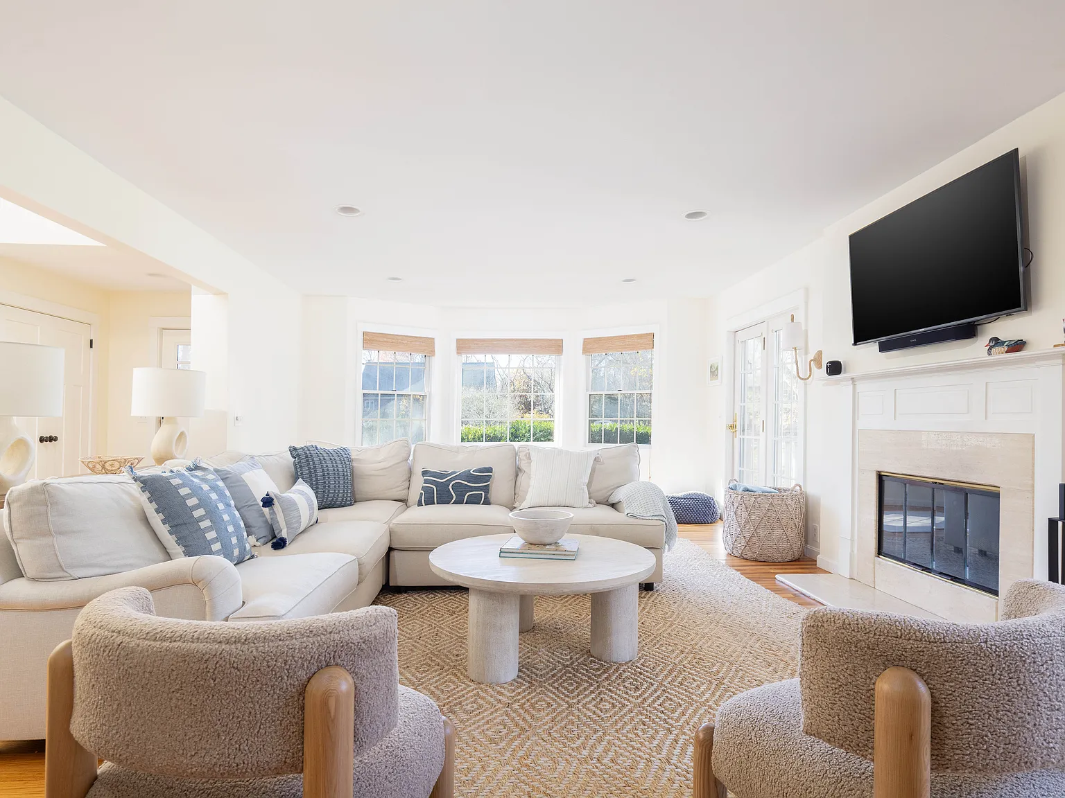 Haven on Glynn | 3BR Coastal Luxury | Rove Travel — Photo 2