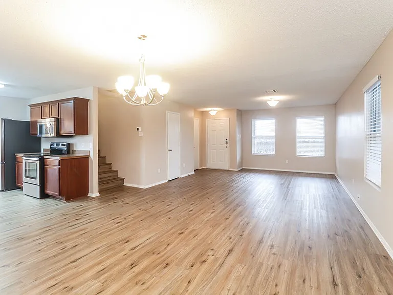 317 Blairwood Dr — Photo 6