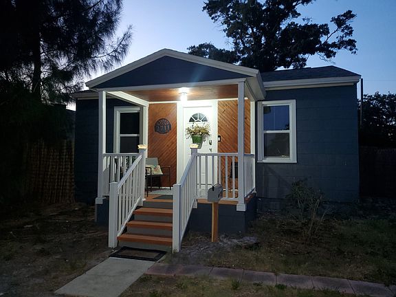 5th image of 2711 17th Ave N