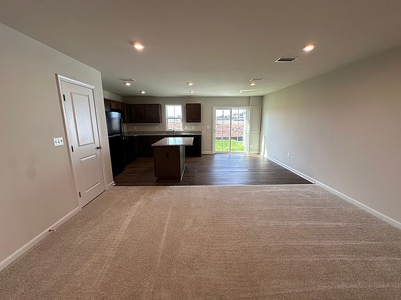 5th image of 3016 Silver Birch Ln