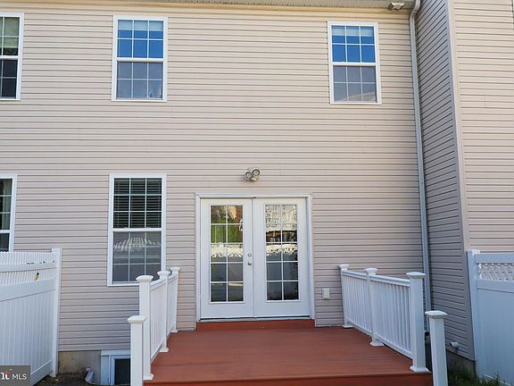3rd image of 914 Thomas St