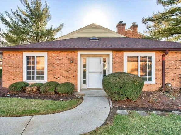 5228 S Eaglesnest Dr, Cincinnati, OH 45248