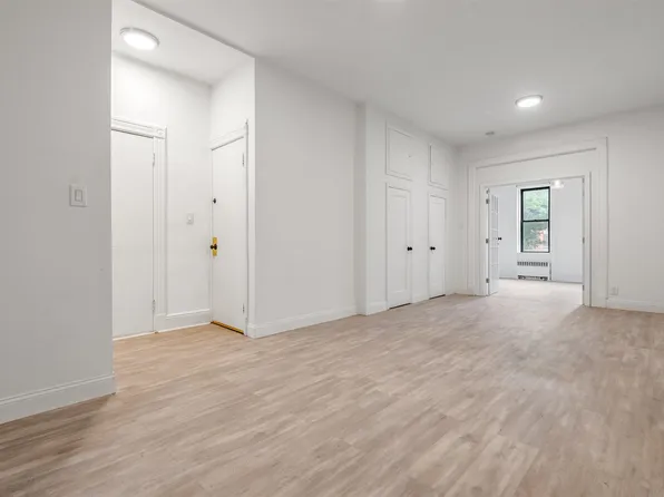 59-29 Linden Street image 7 of 22