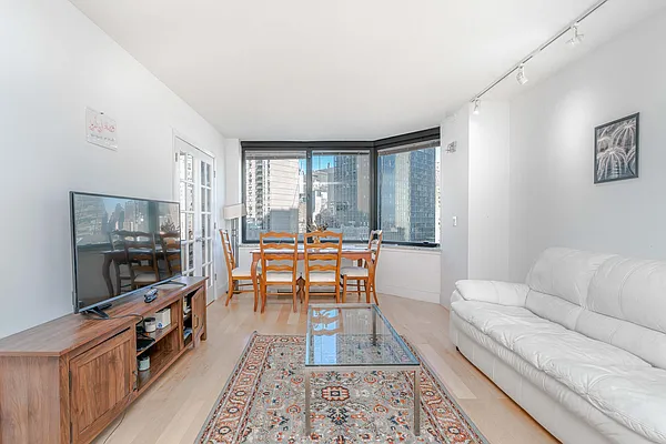 Rented by Luxury Habitat | media 1