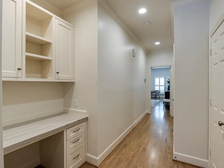 5144 Chevy Chase Dr — Photo 27