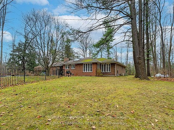 2nd image of 16548 7th Concession Rd