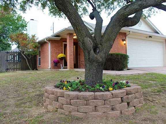 2nd image of 601 Alabaster Pl